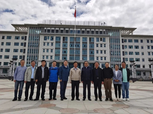 赴西藏慰问援藏教师